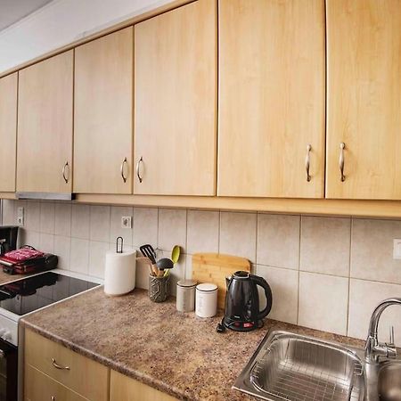 Lovely,Central, Spacious 2-Bedrooms Apartment Piræus Eksteriør billede