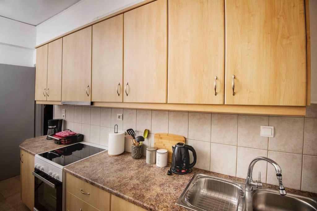 Lovely,Central, Spacious 2-Bedrooms Apartment Piræus Eksteriør billede