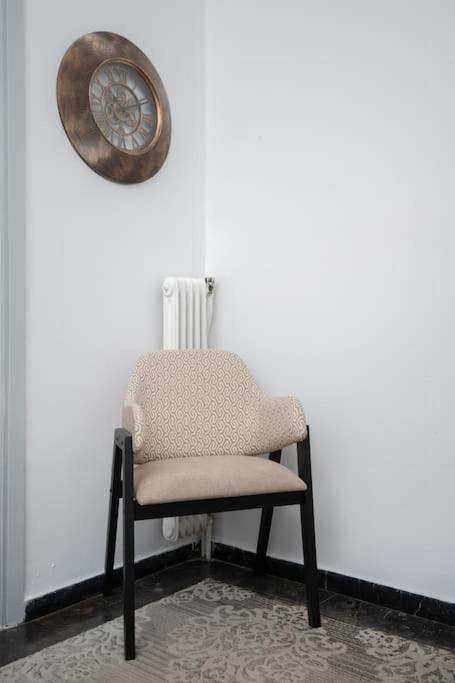Lovely,Central, Spacious 2-Bedrooms Apartment Piræus Eksteriør billede